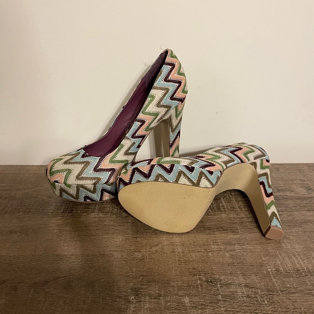 Womens Madden Girl Herringbone shoe size 9.5